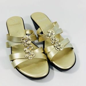 ⬇️$25Italian Shoemakers mule wedge sandals gold 9W